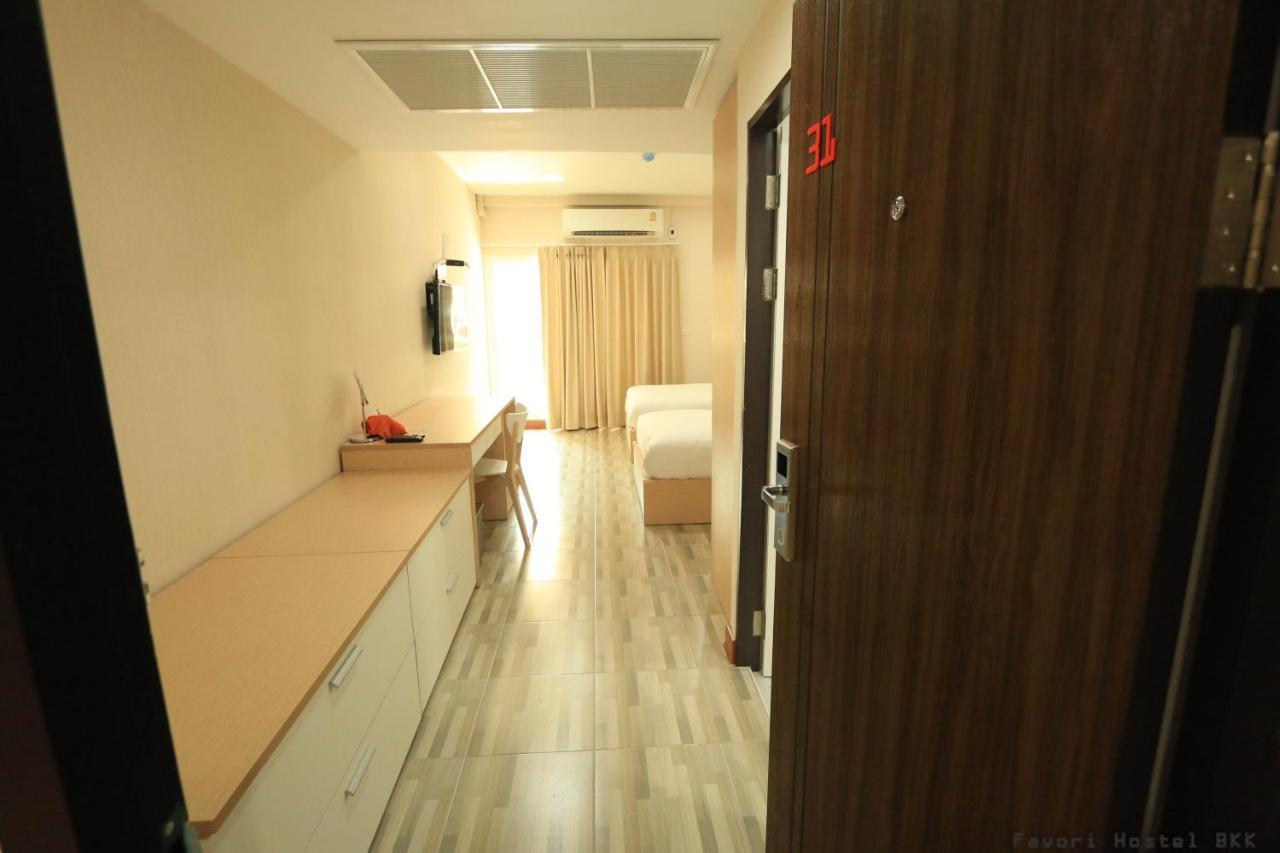 Favori Hostel Bangkok Surawong ภายนอก รูปภาพ