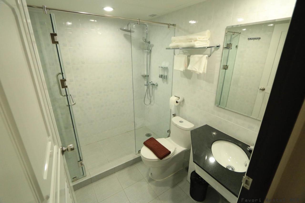Favori Hostel Bangkok Surawong ภายนอก รูปภาพ